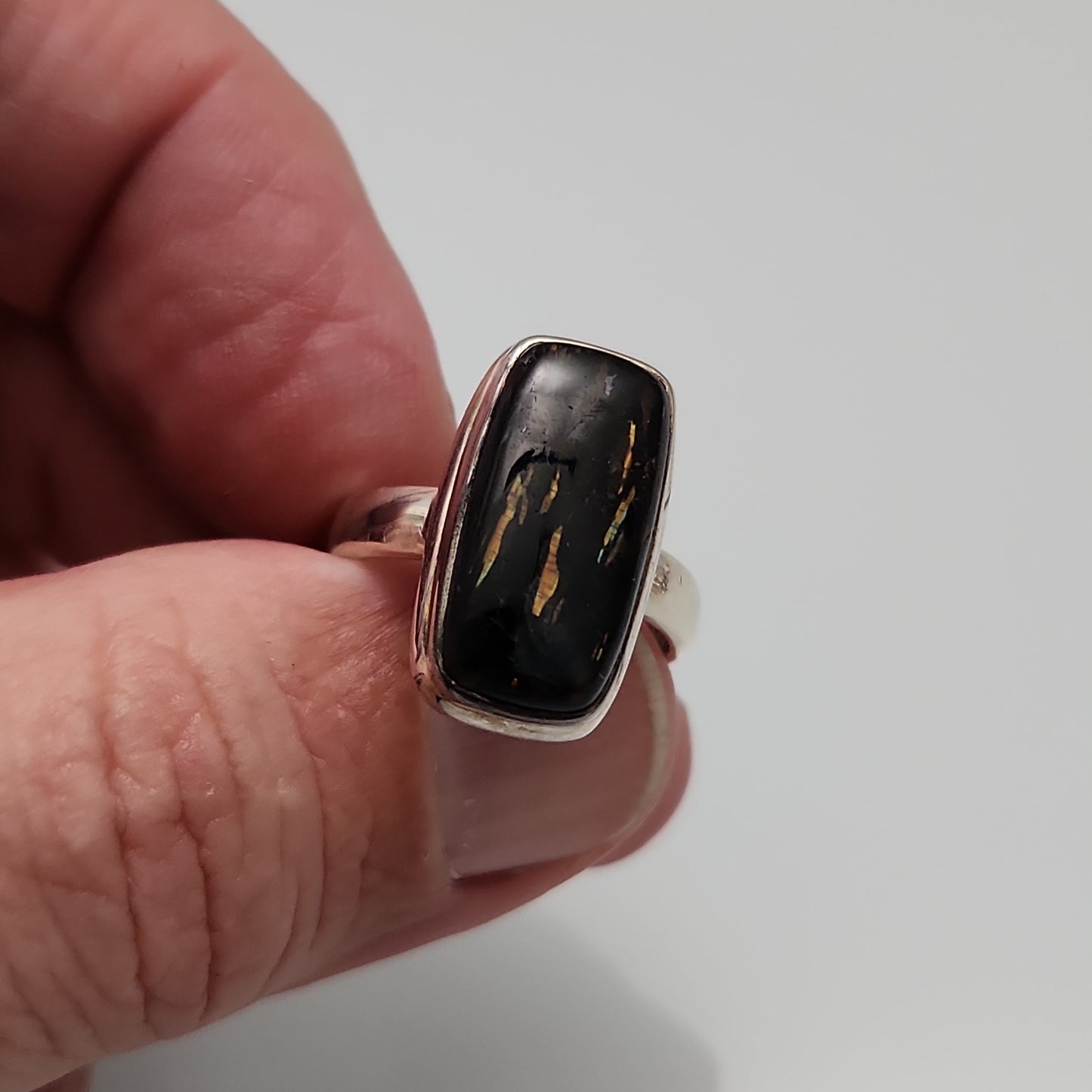 Nuummite Ring sz 8