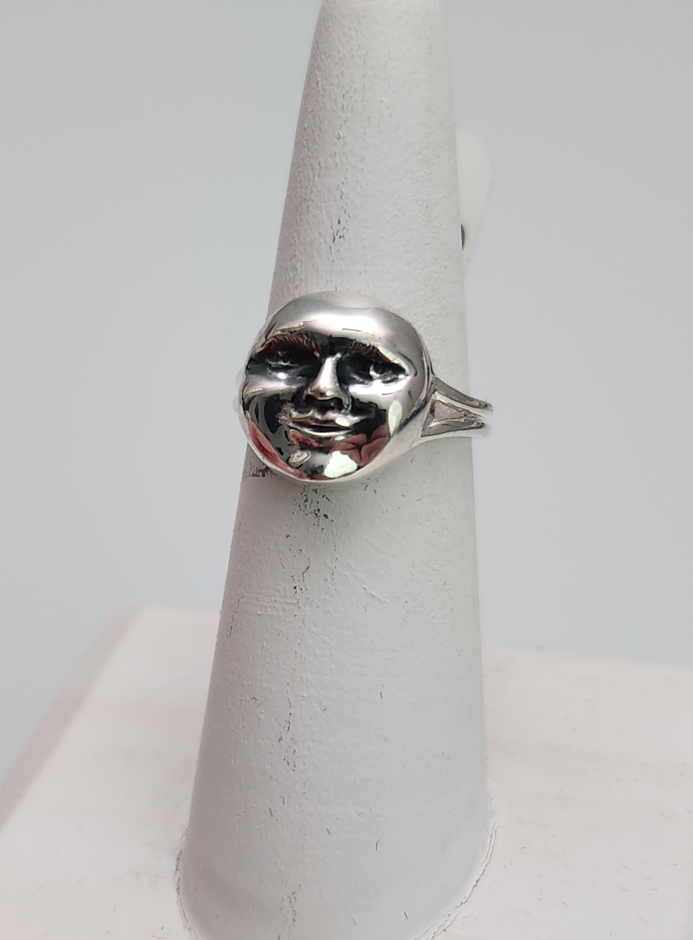 Moonface Silver Ring sz 5-11