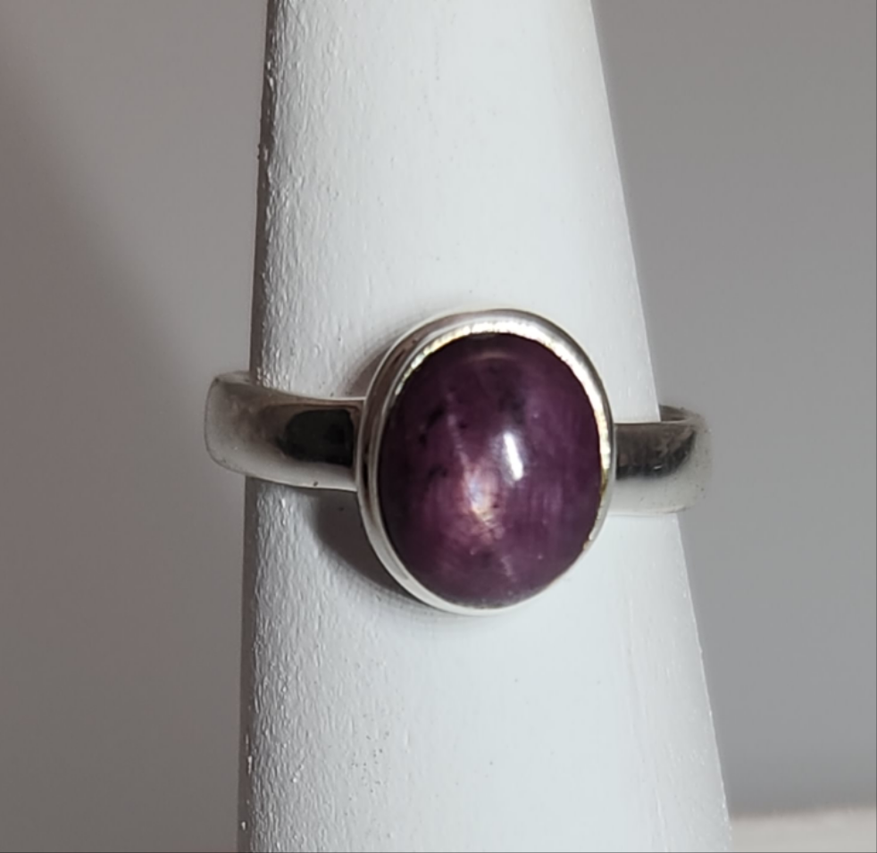 Star Ruby Ring sz 6