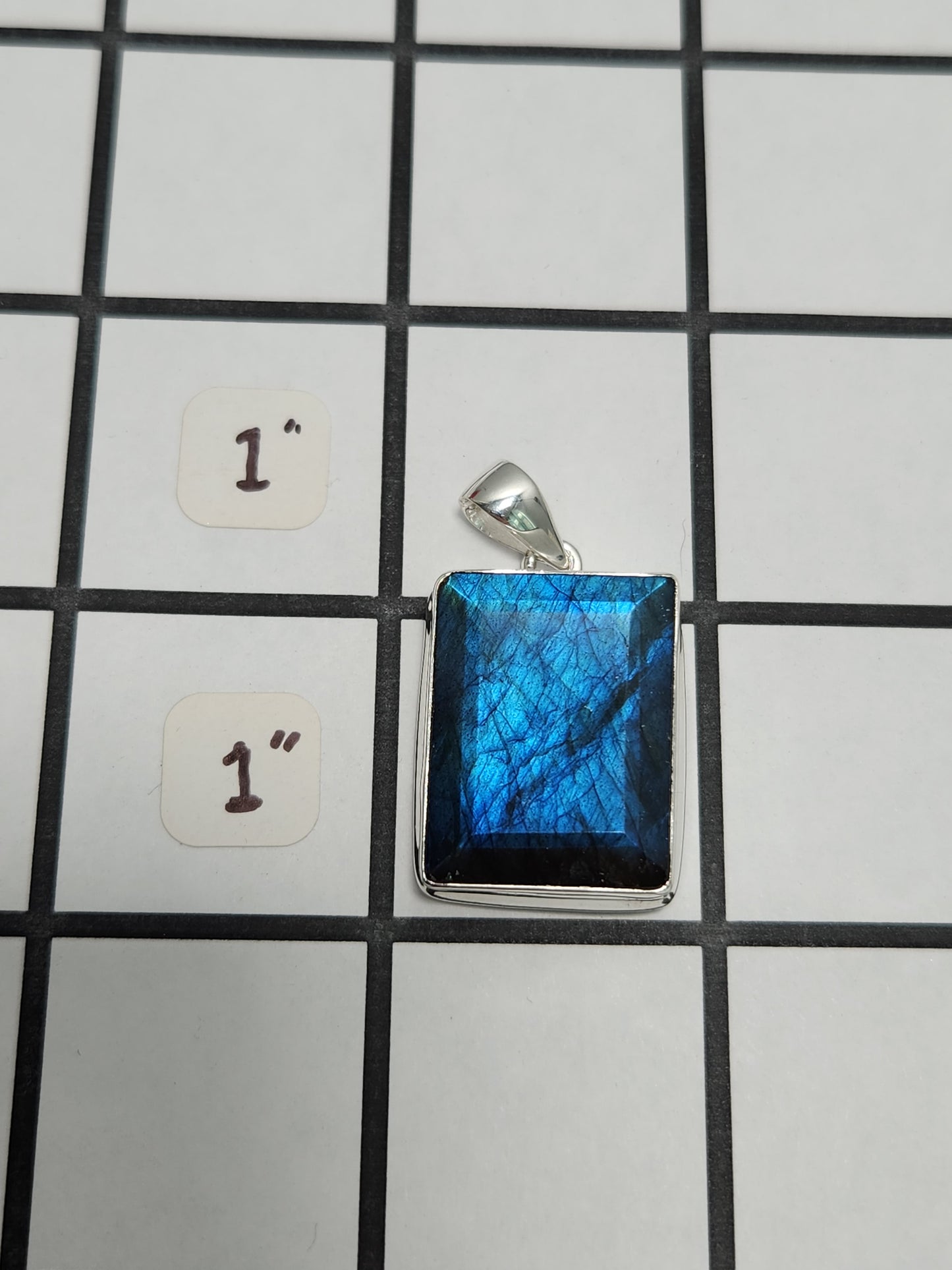 Labradorite Gem Pendant 💎