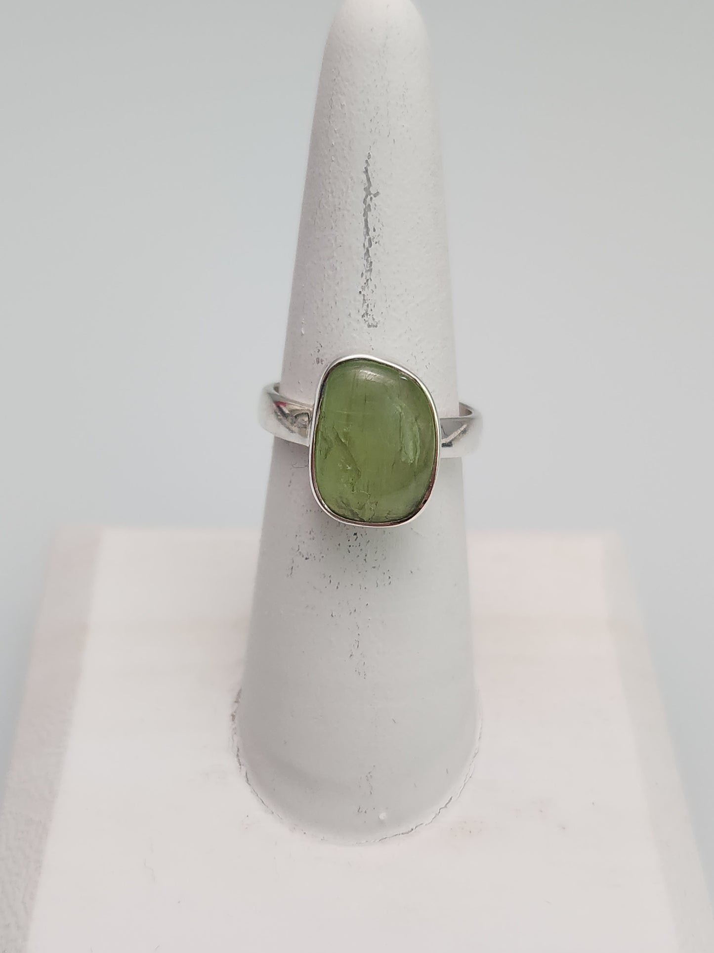 Green Kyanite Ring sz 7