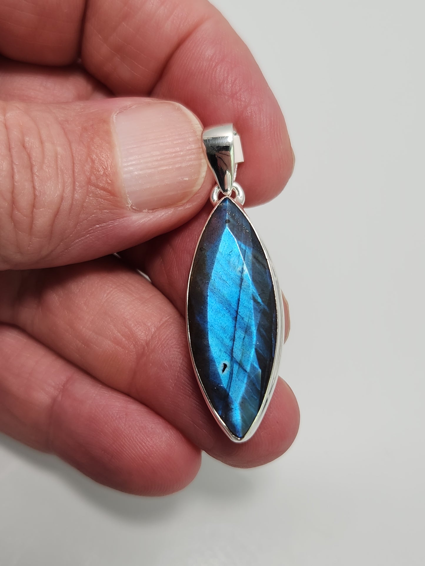 Labradorite Gem Pendant