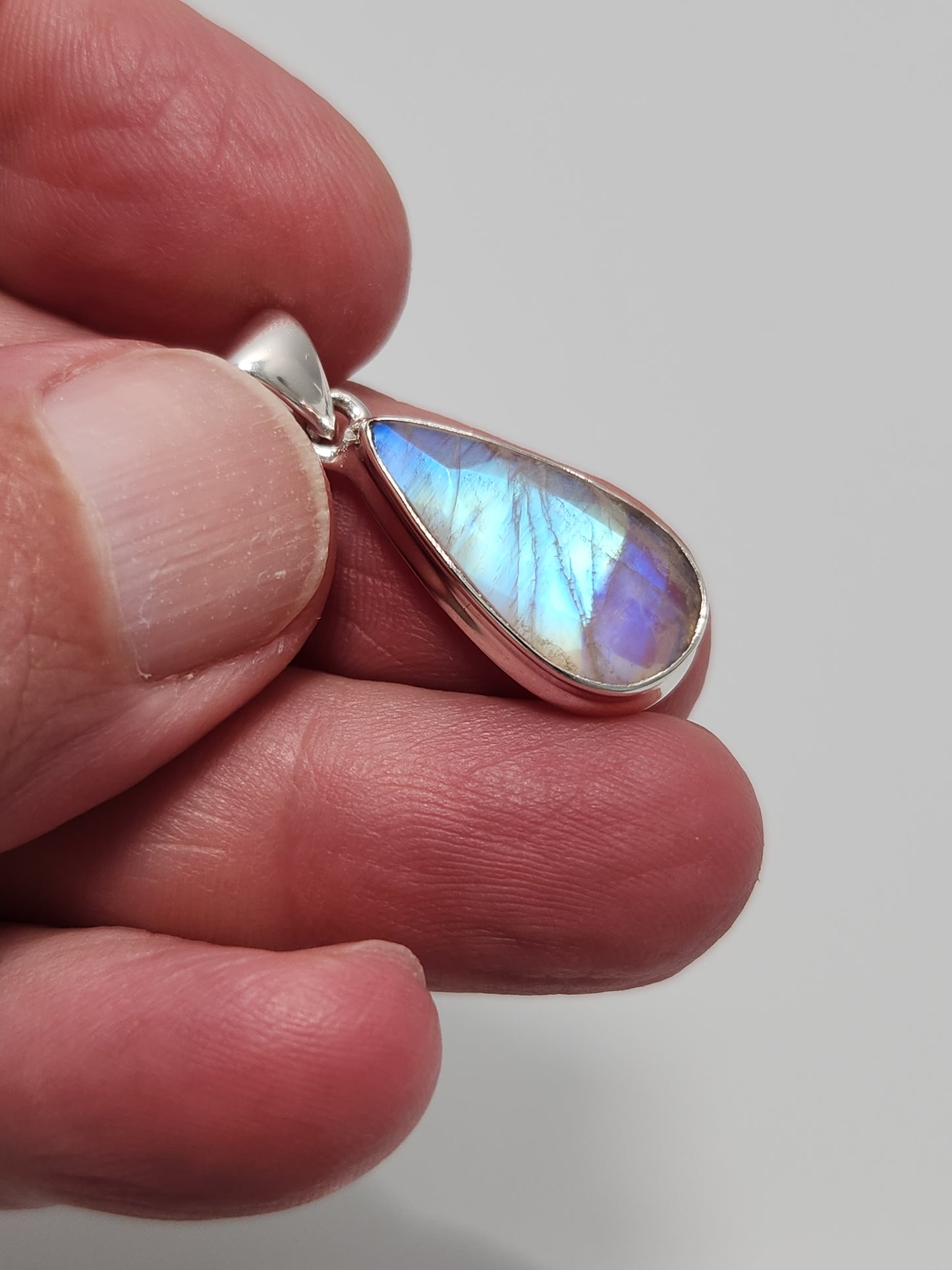 Moonstone Gem Pendant 💎