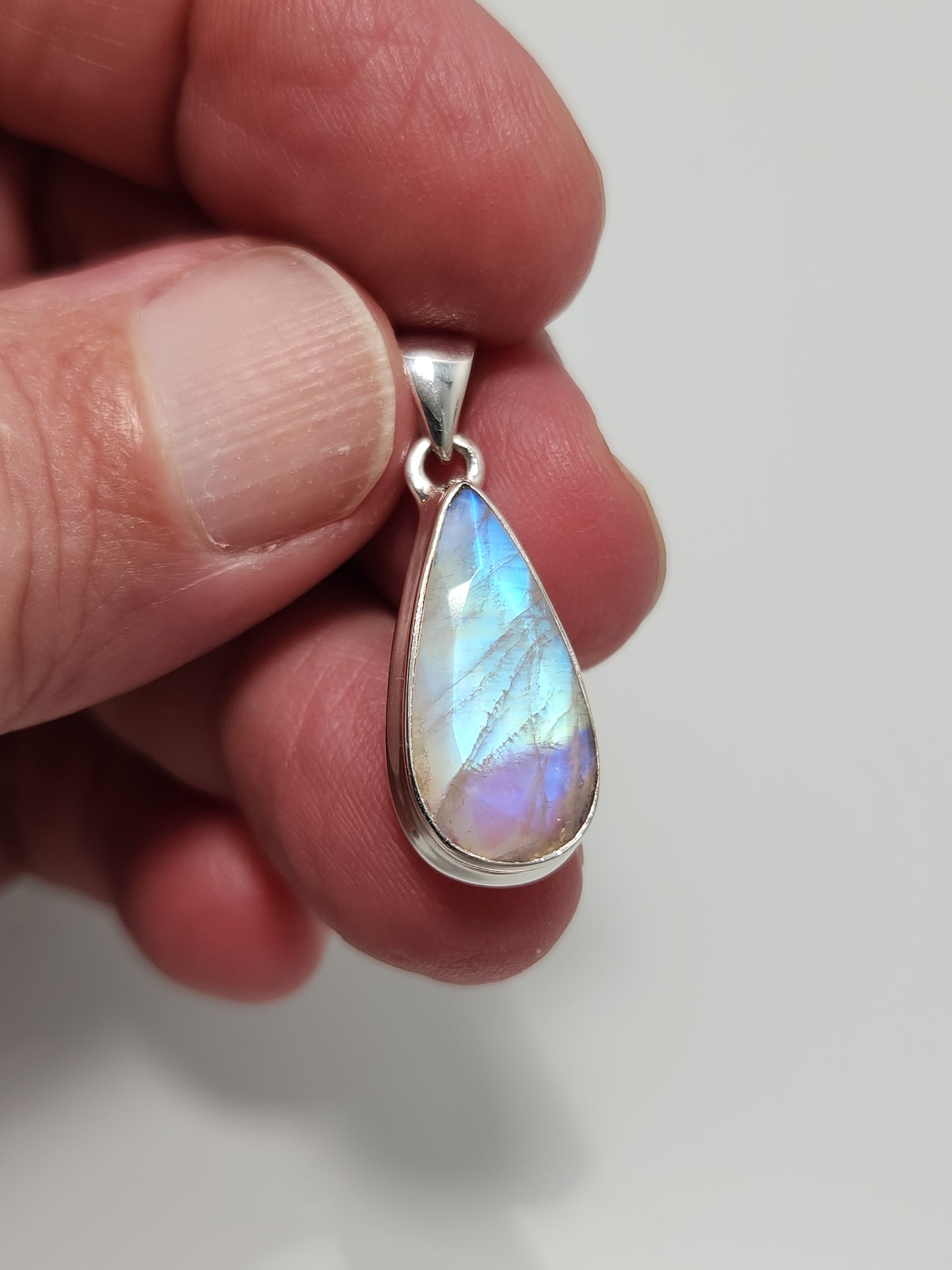 Moonstone Gem Pendant 💎