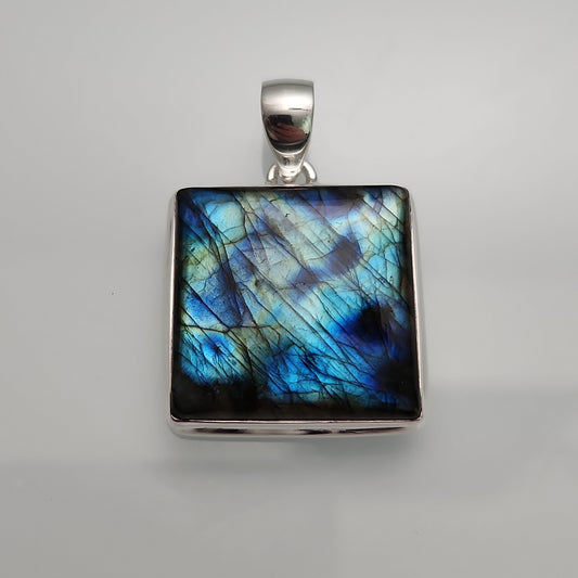 Labradorite pendant