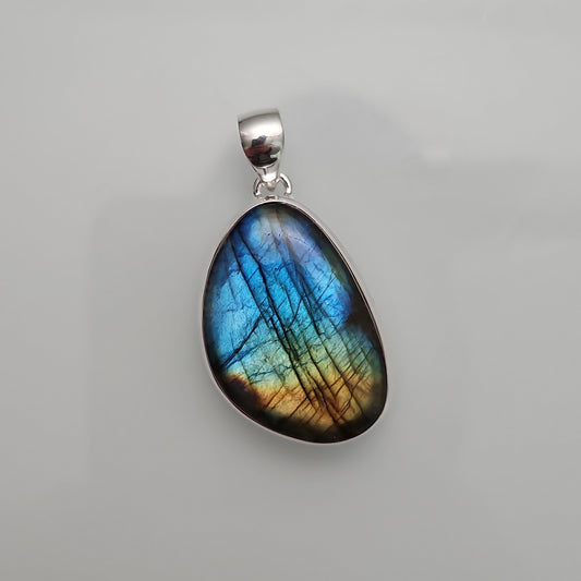 Labradorite Pendant