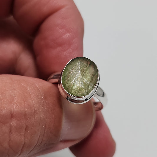 Green Kyanite Ring sz 8