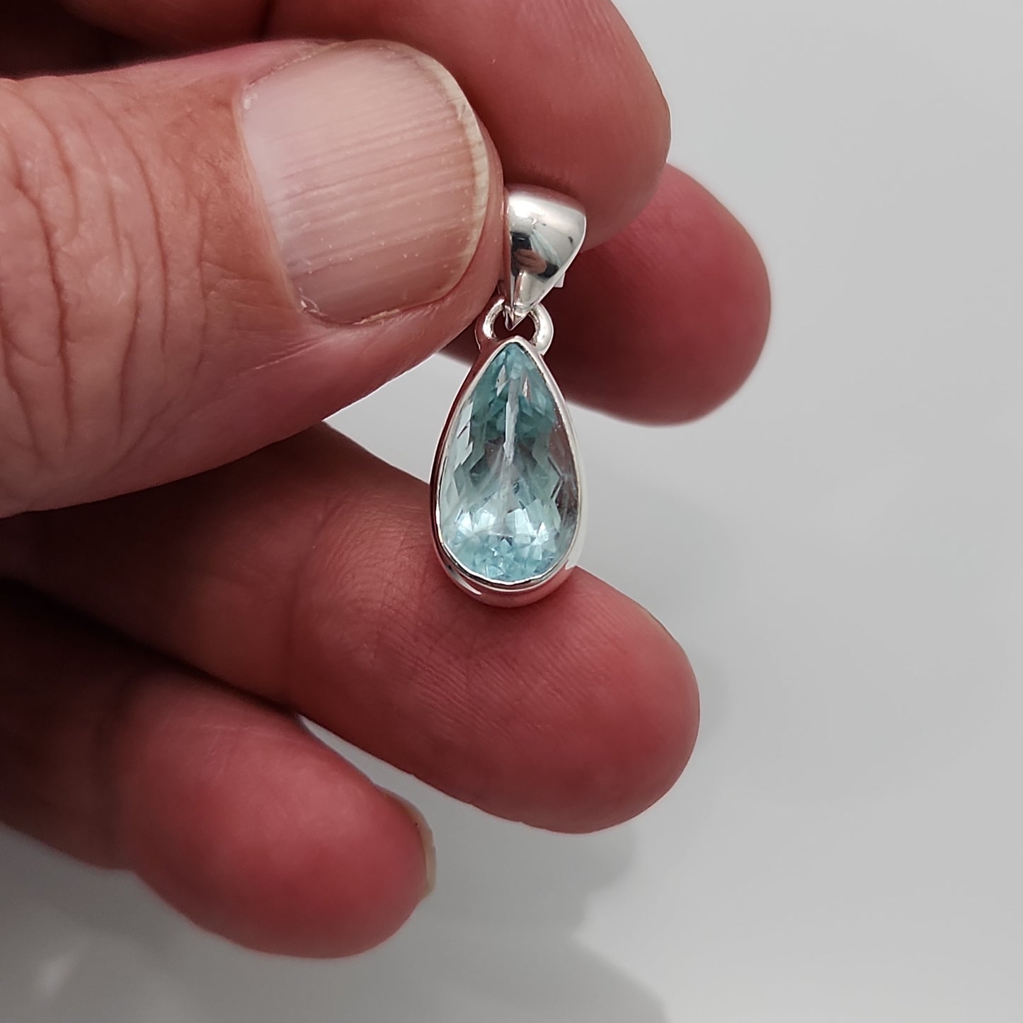 Aquamarine Gem Pendant