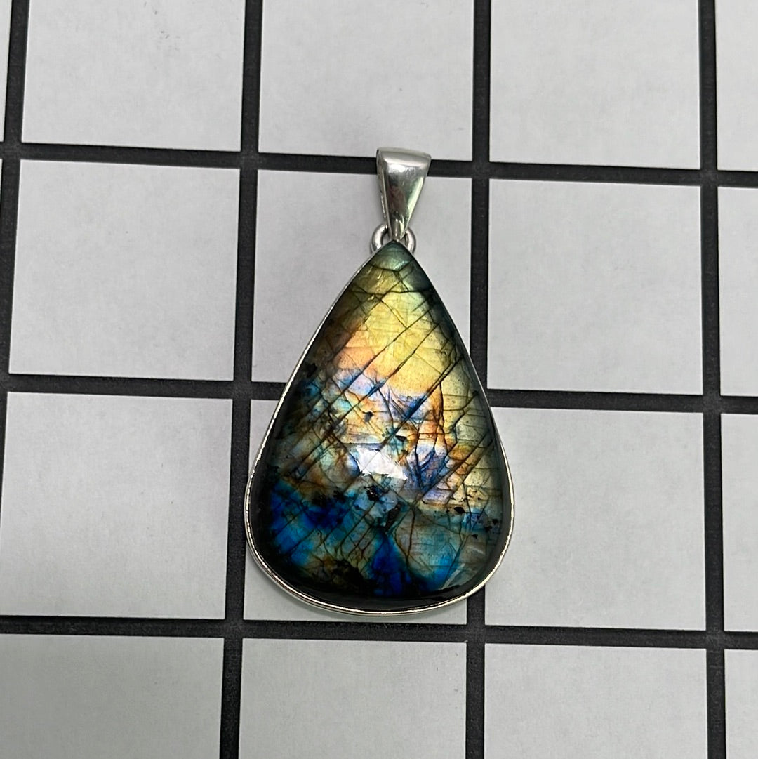 Labradorite Pendant