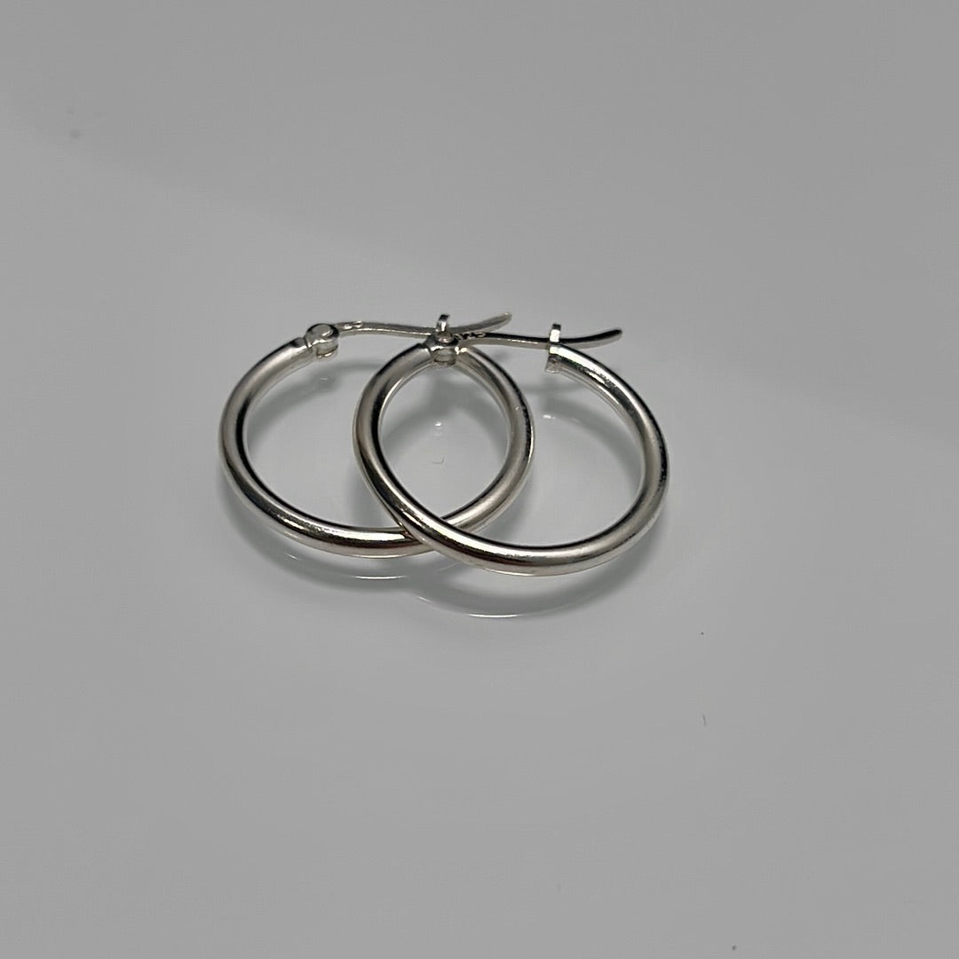 Medium Plain Hoop Earrings