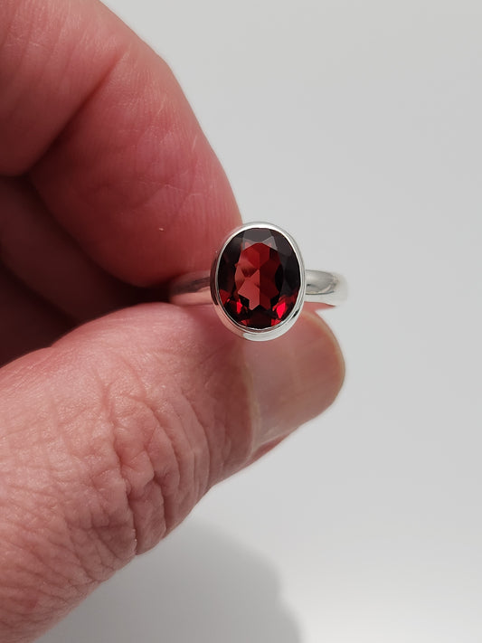 Garnet Ring sz 6, 7, 8, 9, 10