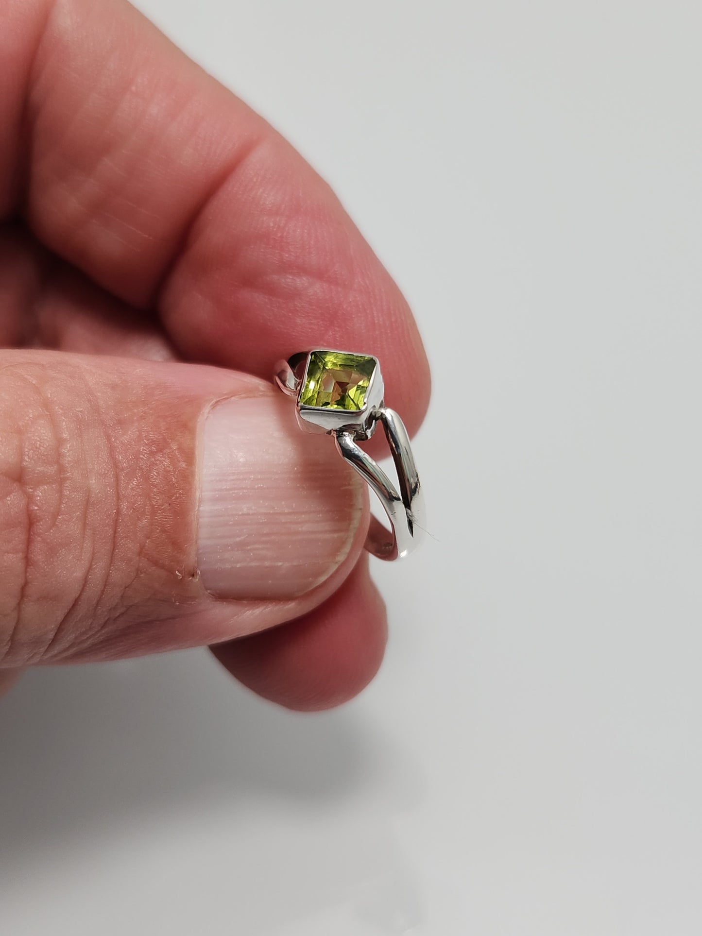 Peridot Ring sz 6.5