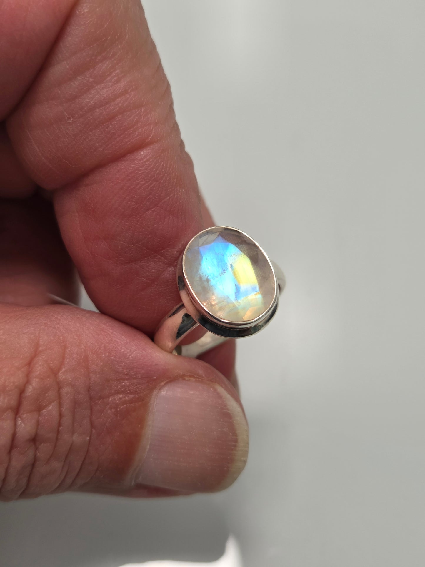 Moonstone Gem Ring sz 6