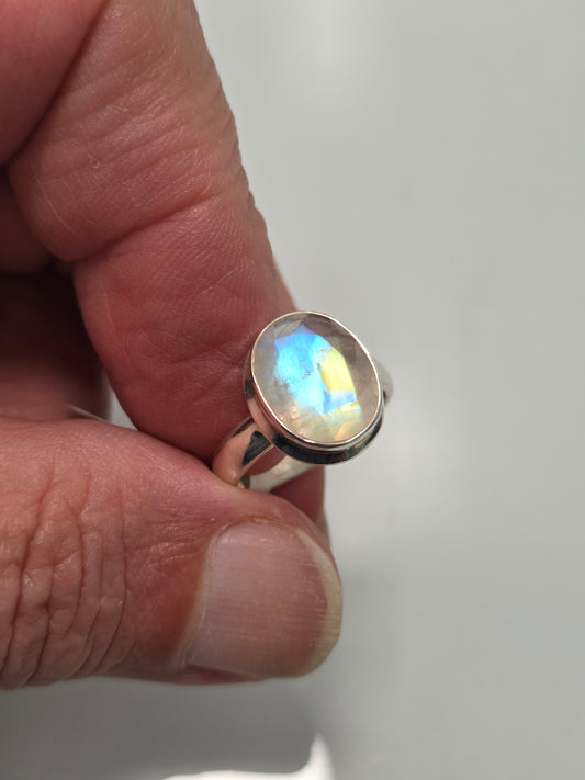 Moonstone Gem Ring sz 6