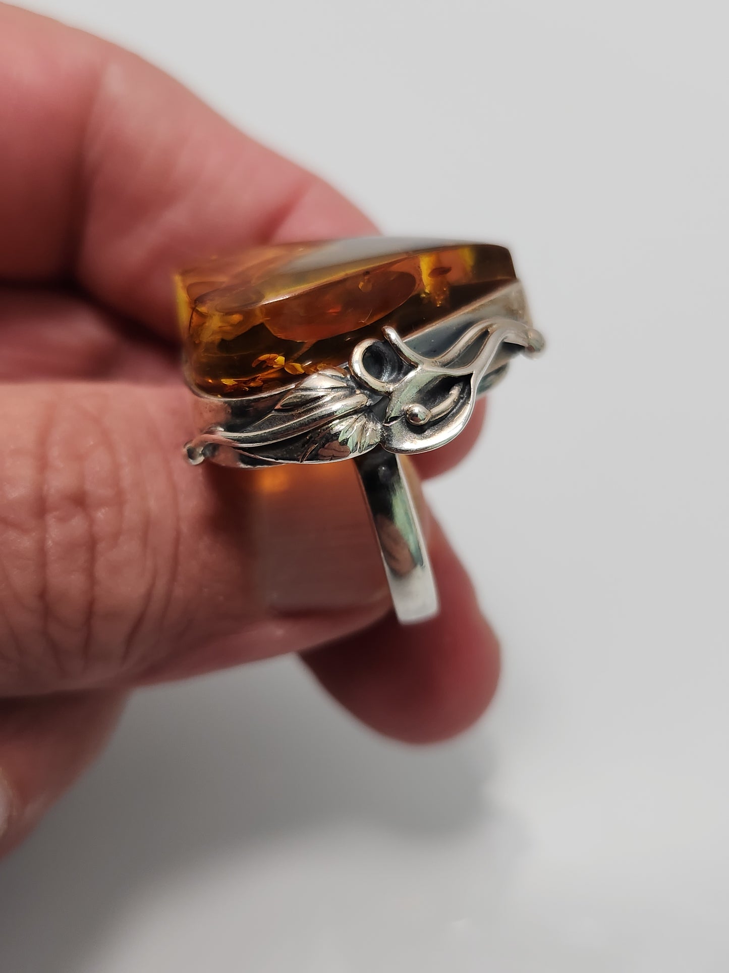 Amber Ring sz 7.5