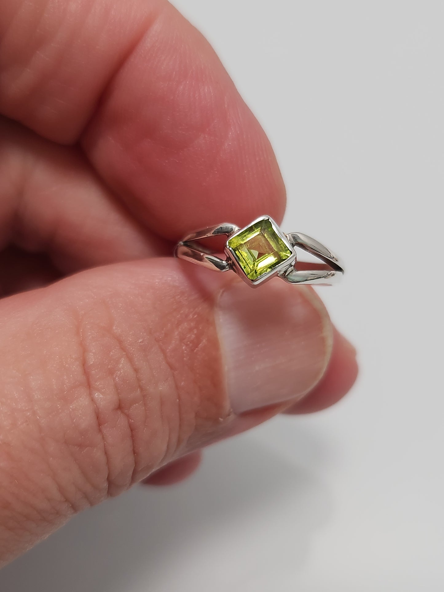 Peridot Ring sz 6.5